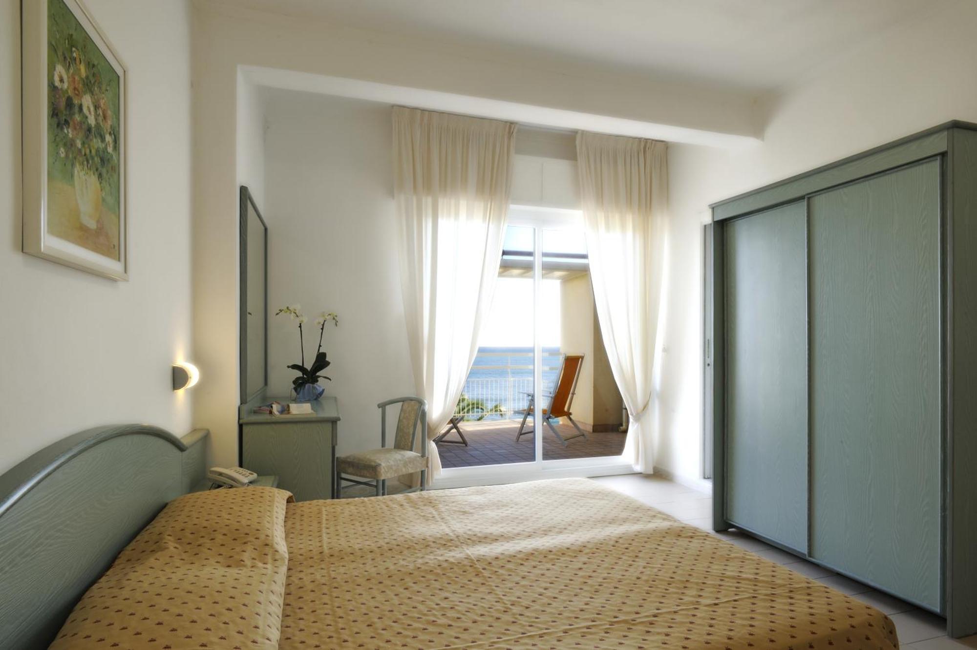 דיאנו מרינה Hotel Miramare חדר תמונה