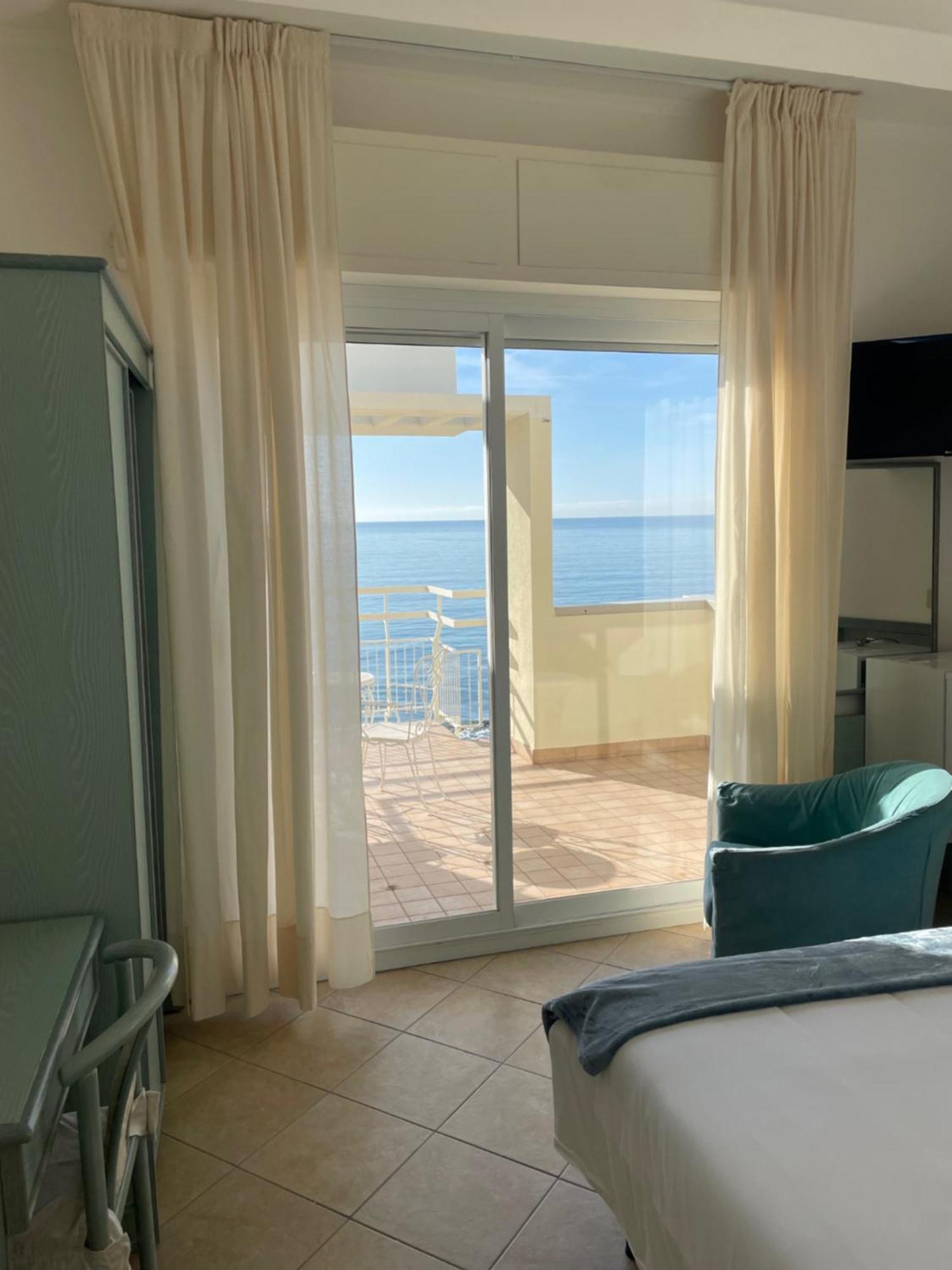 דיאנו מרינה Hotel Miramare מראה חיצוני תמונה